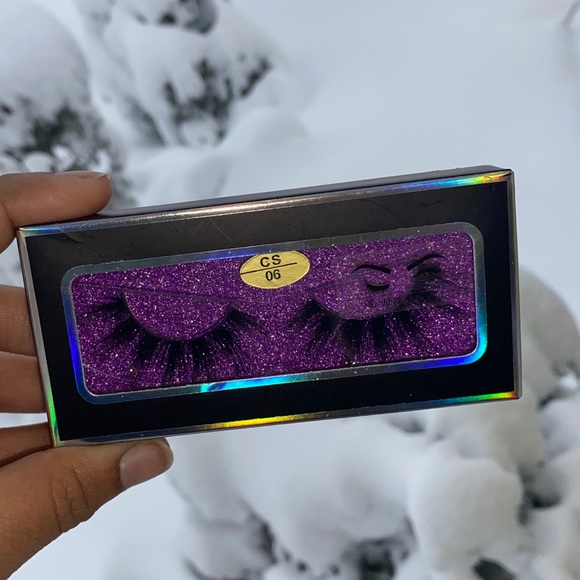 Lashes - Picture 2 of 3